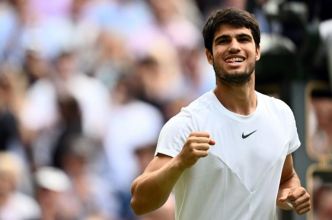 Vidéo - Alcaraz lâche un coup droit dévastateur dès le premier point de sa demi-finale au Queen's