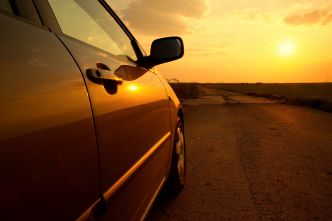 Comment protéger la carrosserie de ma voiture sous un soleil brûlant ?