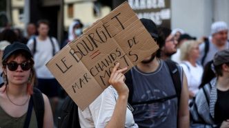 Une manifestation contre "l'économie de guerre" et "le business de la mort" réunit plusieurs milliers de personnes vers le Salon du Bourget