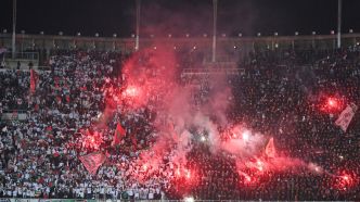 Football : un mort et 11 blessés lors d'un accident en tribunes, la fête pour le titre du MC Alger annulée