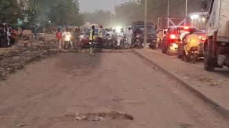 Insolite : des vidangeurs des caniveaux bloquent une avenue de N’Djamena pour impayés
