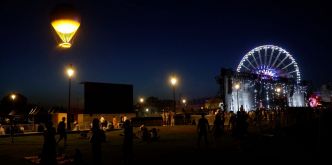 France: Une fête la musique dans la fournaise et la nostalgie olympique