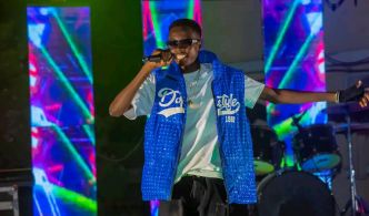 Musique : Ana Izy fait son entrée sur la scène musicale avec son premier clip “J’arrive”