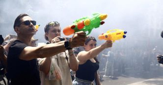 Pistolets à eau et fumigènes : au cœur d'une action coup de poing antitourisme à Barcelone