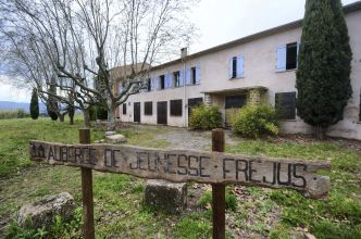 Mais pourquoi il n'y a-t-il plus d'auberge de jeunesse dans le Var?