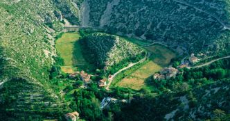En Occitanie, ce trésor géologique classé au Patrimoine de l'UNESCO n'a rien à envier aux canyons de l'ouest américain