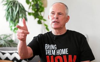 Après 484 jours retenu en captivité dans la bande de Gaza, un ex-otage israélien raconte son épreuve