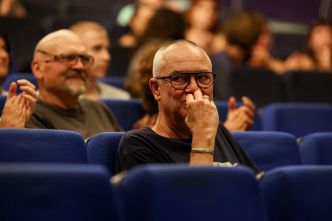 "Si je dois retenir un professeur de ma scolarité, c'est lui” : ils organisent une séance surprise au cinéma de la Cité pour la retraite de leur professeur