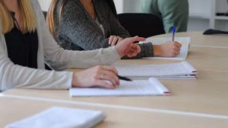 Université: les ordinateurs bientôt interdits pour la prise de notes ?