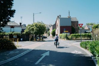 « Il y a moins de voitures et plus de vélos » : à Rennes, l'épreuve du partage de la voirie