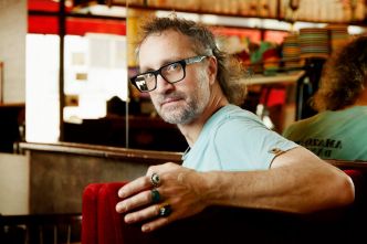 Antonin Peretjatko : "L'humour est une bouée de sauvetage pour ne pas se noyer dans la médiocrité du monde”