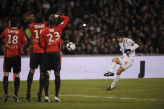 En 2025, Juninho (ex-OL) reste le roi des coups francs devant Messi