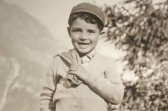 La playlist d'enfance de Julien Clerc : "À 17 ans, j'ai vu les Beatles, les Yardbirds et les Animals au Palais des Sports, c'était incroyable !”