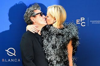Marc Lavoine et Adriana Karembeu : sortie en amoureux et tendres baisers pour le couple inséparable