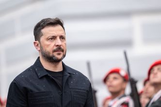 Après avoir déjà reçu 43 milliards, Zelensky demande à l'Occident 0,25% de son PIB pour la défense ukrainienne