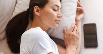Pourquoi il ne faut jamais dormir près de son téléphone