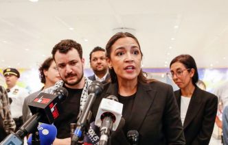 Iran : Alexandria Ocasio-Cortez réclame la destitution de Trump