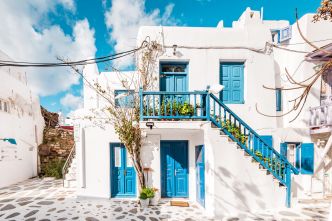 Eaux turquoise, villages blancs et calme absolu : ces îles grecques sont idéales pour un été de rêve