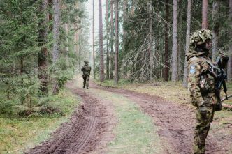 En Estonie, avec des soldats cachés dans les bois, prêts à braver la menace russe