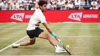 Carlos Alcaraz est prêt pour Wimbledon, comme le prouve ce point délicieux sur gazon