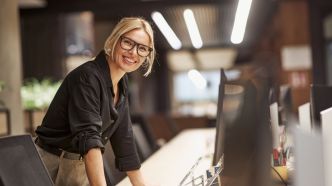 Ne faites pas ces 5 erreurs au travail, si vous êtes une femme (ça pourrait vous coûter cher)
