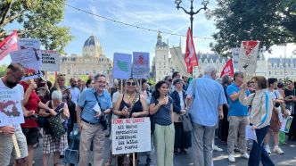 "Ce n’est pas avec des bombes qu’on sauve des gens" : à Paris, des Iraniens manifestent pour la paix après les frappes américano-israéliennes