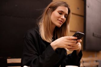 Ces 10 phrases vont vous insuffler l'inspiration qu'il vous faut pour flirter par SMS