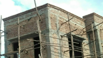Quand des maisons non achevées causent l'insécurité