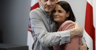 Le Bélarus libère un opposant et 13 autres prisonniers politiques