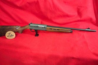 Dordogne: Cet armurier customise des fusils semi-auto spécialement pour le grand gibier !