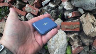 Test Crucial X10 : un disque SSD portable suffisamment résistant pour l'outdoor