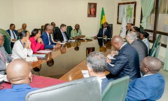 Gabon : Les grandes surfaces ont 3 mois pour retirer les sacs plastiques en sortie de caisse