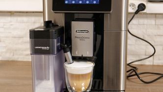 Actualité : Soldes / Bon plan – La machine à café automatique avec broyeur Delonghi PrimaDonna Soul ECAM610.75.MB 5 profils utilisateur "5 étoiles" à 999,99 € (-27%)