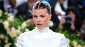Sofia Richie (26 ans) dit adieu à sa longueur après avoir trop abîmé ses cheveux et craque pour la coupe star de l'été