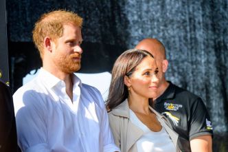 Harry et Meghan humiliés devant les yeux de Charles III : une vidéo choquante fuite de Buckingham