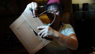 Les sacs Chanel, Vuitton, Dior ou Hermès produits en Chine, vraiment ?