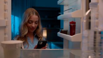 Smartphone, sextoy… : ces objets fous que les Français rangent dans leur frigo