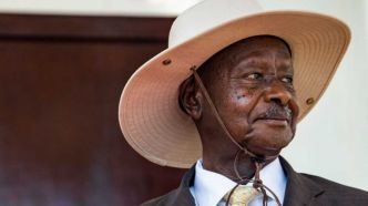 Yoweri Museveni vise un nouveau mandat en 2026 : un éternel Président face à une opposition persistante