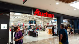 "C'était complètement démesuré" : la mise à pied d'un salarié Auchan pour avoir "chanté trop fort dans les rayons" annulée