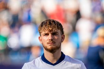 Harvey Elliott salue l'impact de Mo Salah et de Virgil van Dijk sur son leadership