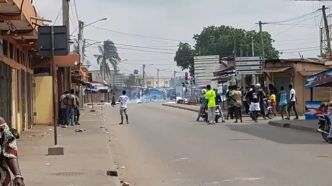 Togo : Pneus en feu, boutiques closes, ville sous tension