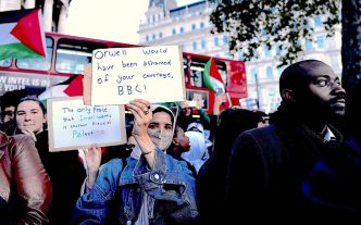 [Vidéo] La complicité de la BBC dans le génocide israélien contre les Palestiniens (Consortium News)