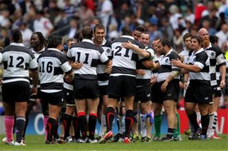 Les Barbarians humiliés : Melvyn Jaminet marque le seul essai !