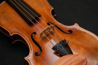 Le stradivarius des Mendelssohn, volé sous les nazis, sort de l'ombre (Le Monde)