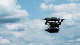 Guerre en Ukraine : qu'est-ce que le Queen Hornet, un drone FPV ukrainien à fibre optique qui pourrait bientôt arriver sur le champ de bataille ?
