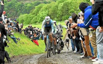 Bastien Tronchon, le dernier vainqueur du Tro Bro Leon, vers la Groupama-FDJ
