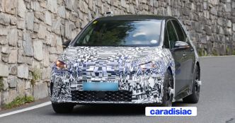 Lancée en 2021, la berline compacte Cupra Born va être restylée prochainement.