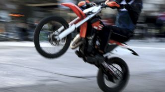 Haro sur les rodéos en Île-de-France : cinq motos saisies, quatre personnes en garde à vue