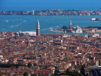 Mostra de Venise 2025 : quand le livre rencontre le cinéma sur la lagune