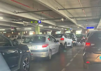 "Un vrai piège à rats, honteux": des bouchons monstres de 4h ce dimanche soir à Cap 3.000 provoquent la colère des clients